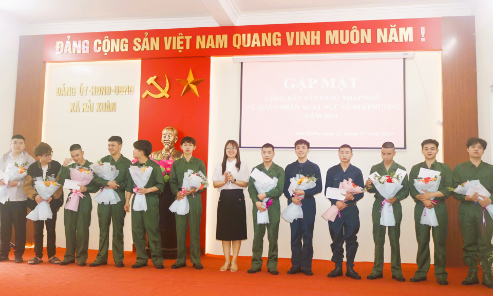 Tình nguyện tòng quân vì Tổ quốc