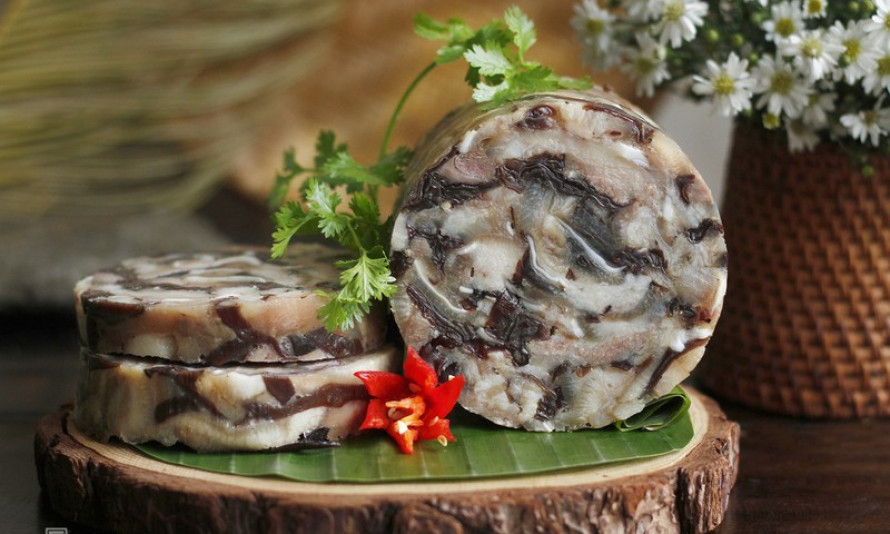 Pork head roll: A delicacy in the Tet food tray