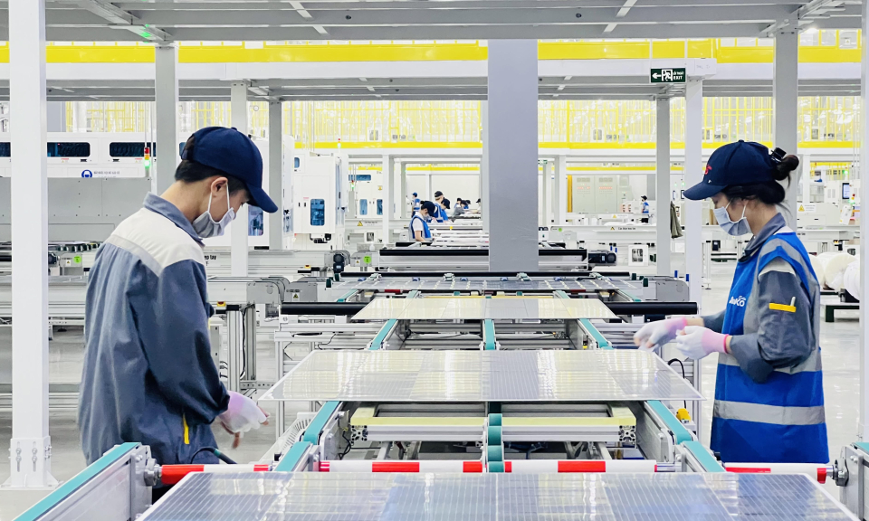 Sôi nổi thi đua lao động sản xuất đầu năm