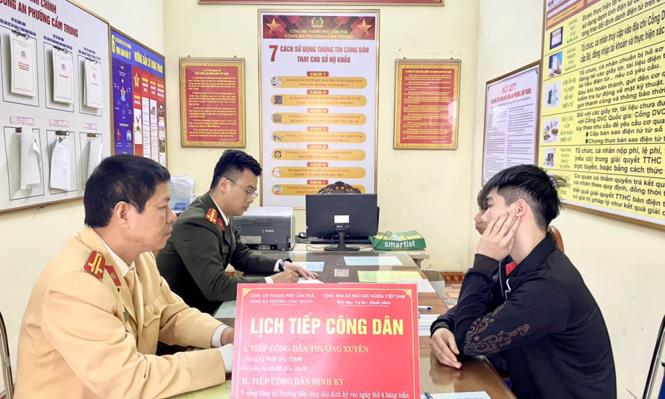 Bị Công an triệu tập vì nằm trên Quốc lộ chụp ảnh câu like
