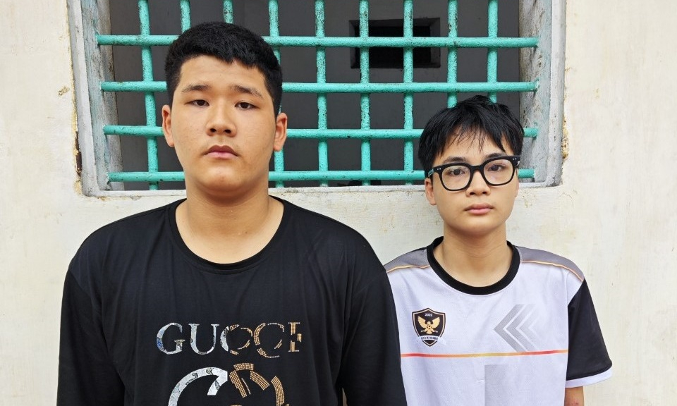 Công an Hạ Long bắt giữ 2 đối tượng tuổi teen cướp giật điện thoại