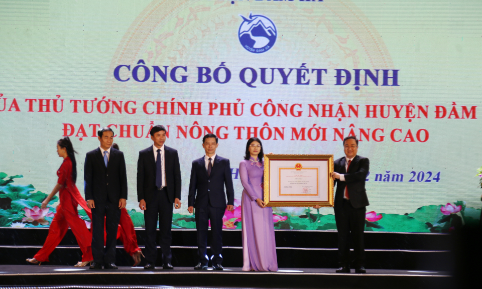 Đầm Hà đón nhận huyện đạt chuẩn Nông thôn mới nâng cao