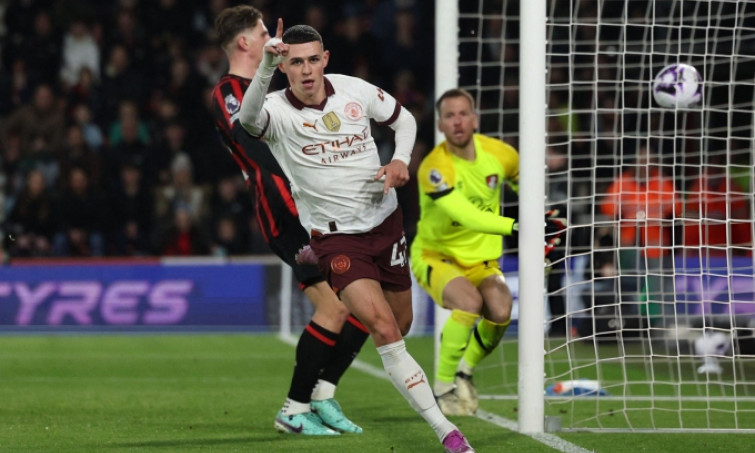 Man City áp sát Liverpool ở Ngoại hạng Anh