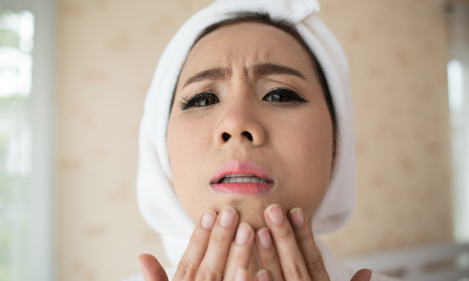 Thói quen thường gặp gây khô da