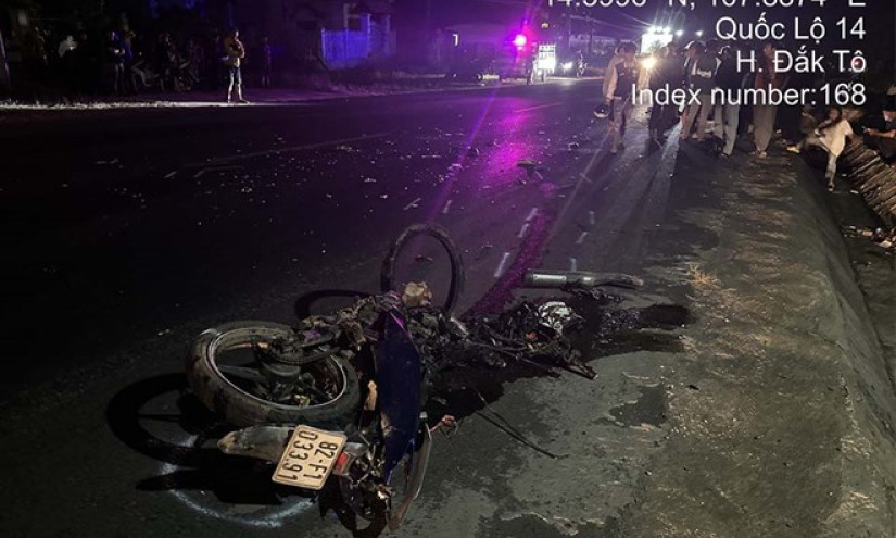 Va chạm mạnh giữa ôtô và xe máy khiến 2 người tử vong tại Kon Tum