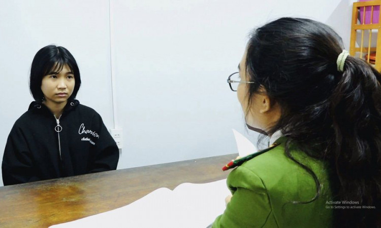 Khởi tố đối tượng lừa đảo trên mạng bằng hình thức bán vé máy bay