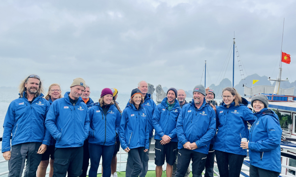 Đoàn thủy thủ Cuộc đua thuyền buồm Clipper Race tham quan Vịnh Hạ Long