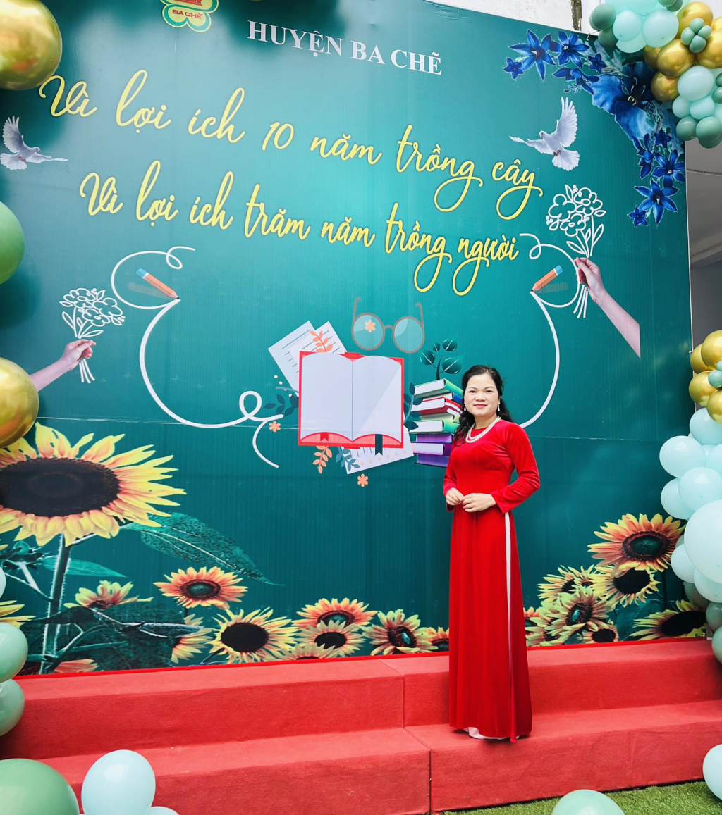 Cuối năm 2023, cô Nguyễn Sinh Khoa vinh dự được công nhận danh hiệu cao quý Nhà giáo ưu tú.