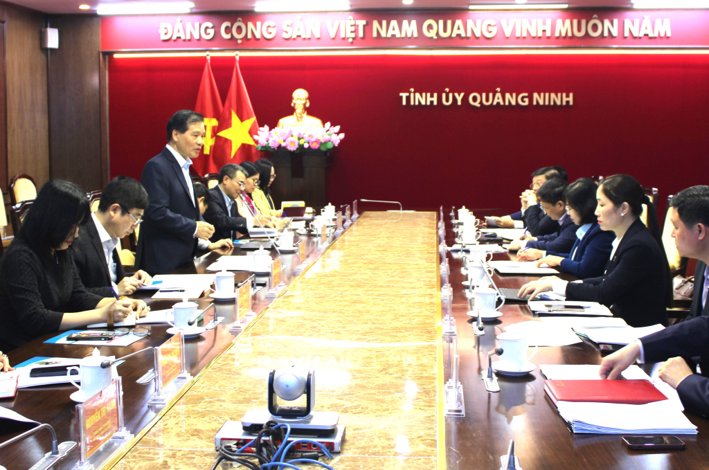 Đồng chí Bùi Văn Thạch, Phó Chánh văn phòng Trung ương Đảng, Tổ trưởng tổ Biên tập Đề án Bảo tàng Đảng cộng sản Việt Nam phát biểu tại buổi làm việc