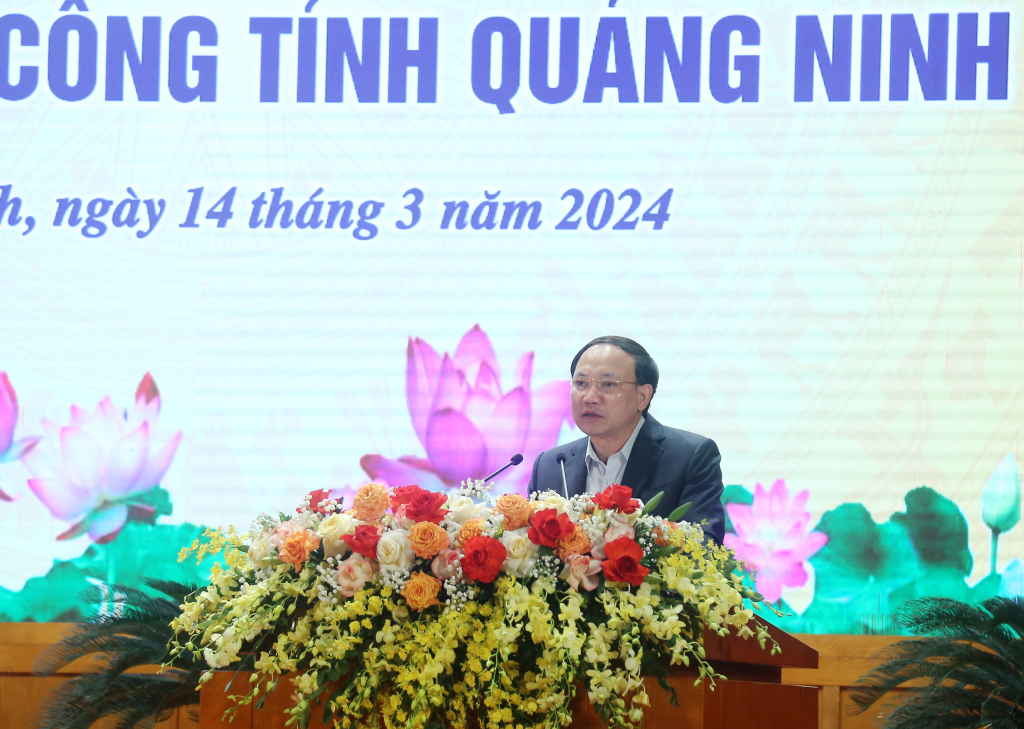 Đồng chí Nguyễn Xuân Ký, Ủy viên BCH Trung ương Đảng, Bí thư Tỉnh ủy, Chủ tịch HĐND tỉnh, phát biểu quán triệt, chỉ đạo tại hội nghị.