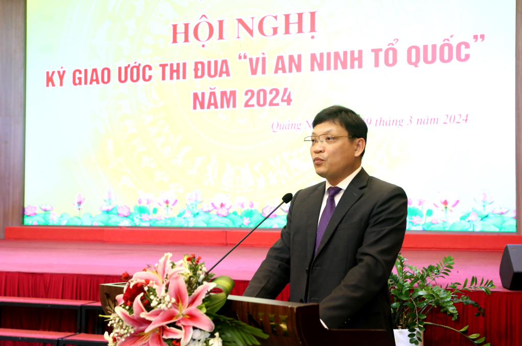 Đồng chí Nghiêm Xuân Cường, Phó Chủ tịch UBND tỉnh phát biểu tại hội nghị.