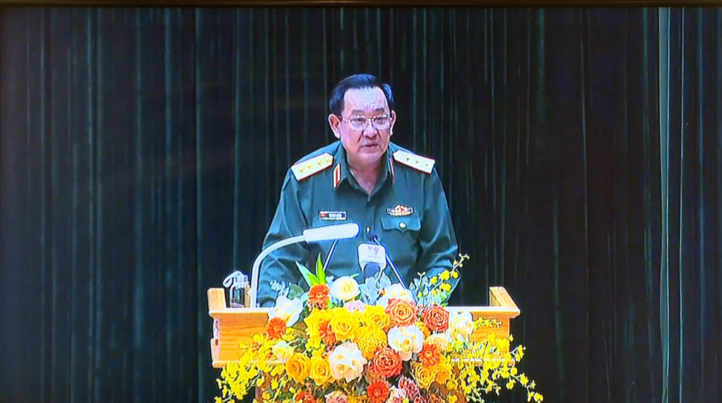 Thượng tướng Võ Minh Lương, Ủy viên Trung ương Đảng, Ủy viên Thường vụ Quân ủy Trung ương, Thứ trưởng Bộ Quốc phòng phát biểu kết luận Hội nghị.