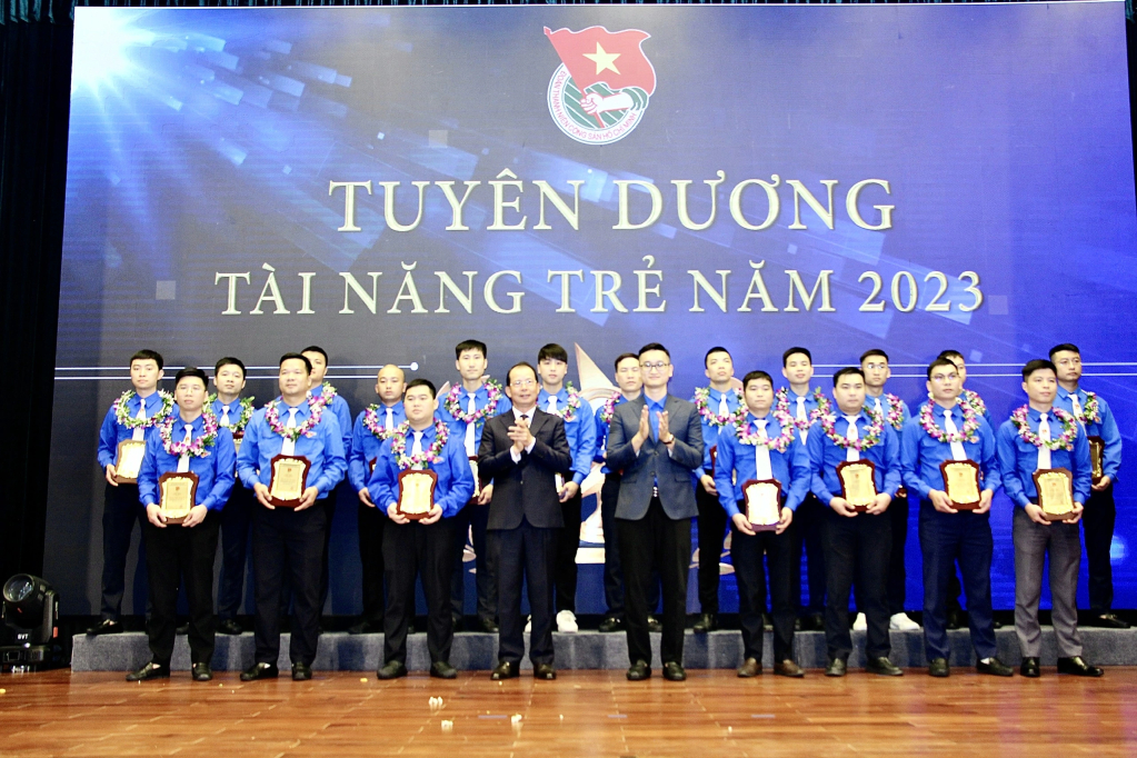 Tuyên dương, khen thưởng 60 cá nhân ĐVTN tiêu biểu đạt danh hiệu Tài năng trẻ năm 2023