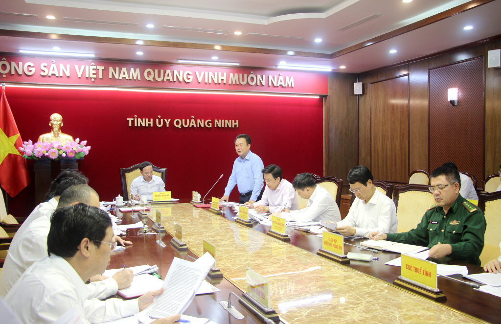 Đồng chí Nguyễn Đức Thành, Chủ nhiệm Ủy ban Kiểm tra Tỉnh ủy, phát biểu tại cuộc họp.