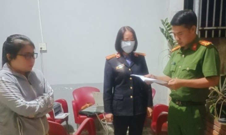 Bắt tạm giam chủ quán cà phê kiêm môi giới mại dâm