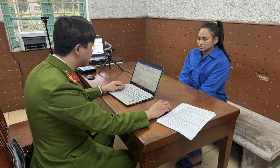 Khởi tố đối tượng dùng dao gây thương tích cho cán bộ Công an