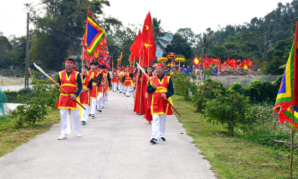 Vân Đồn - Rộn ràng mùa lễ hội