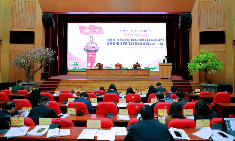 TX Đông Triều: Đẩy mạnh giáo dục chính trị, tư tưởng cho cán bộ, đảng viên