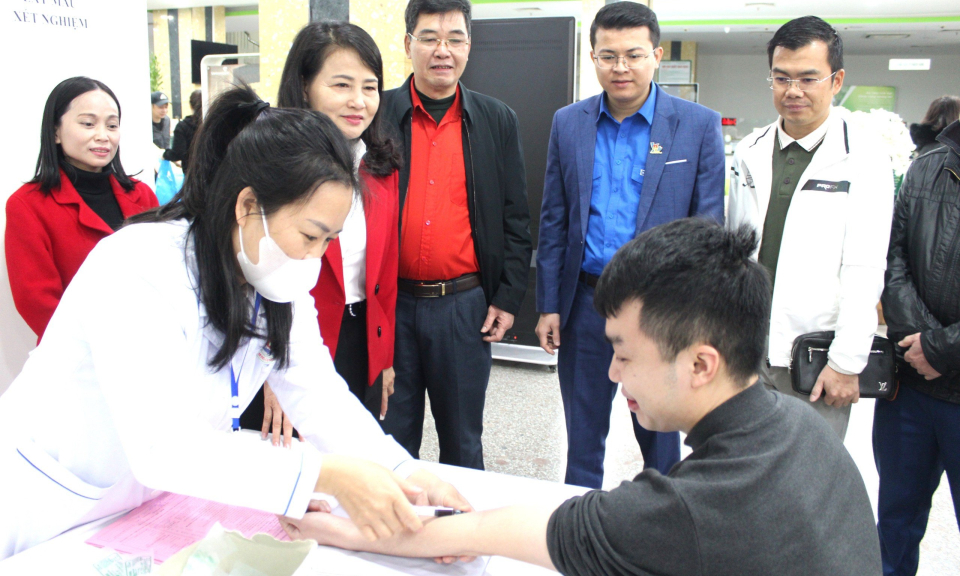 Tiếp nhận 588 đơn vị máu tại ngày hội hiến máu 2024