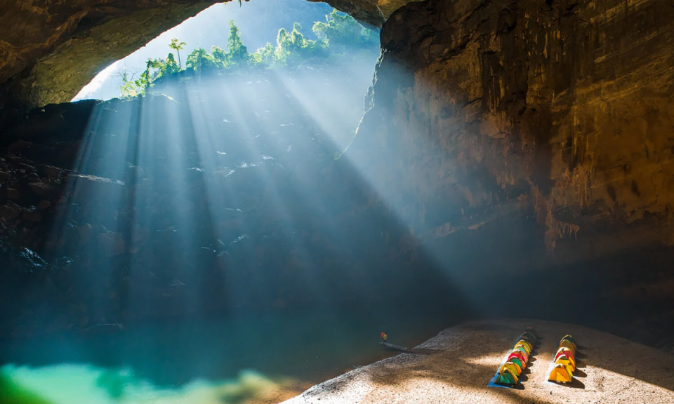 Camping Son Doong cave at three stunning stops