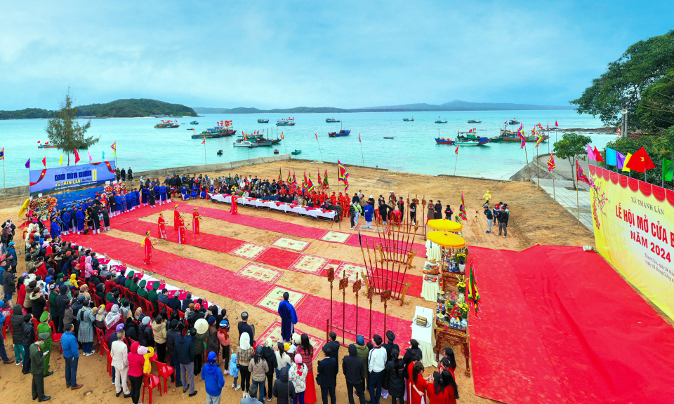 Lễ hội mở cửa biển ở Thanh Lân