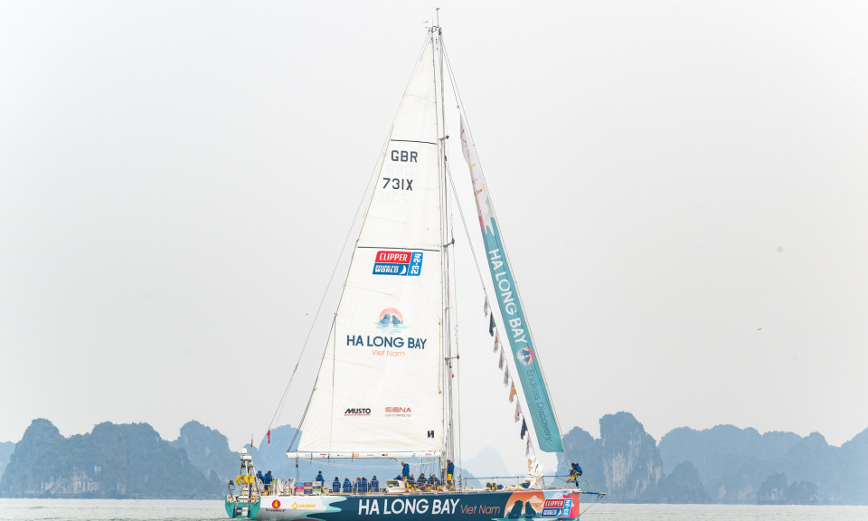 Ha Long Bay, Viet Nam winners of Race 8: Sprint to the City of a Hundred Islands 