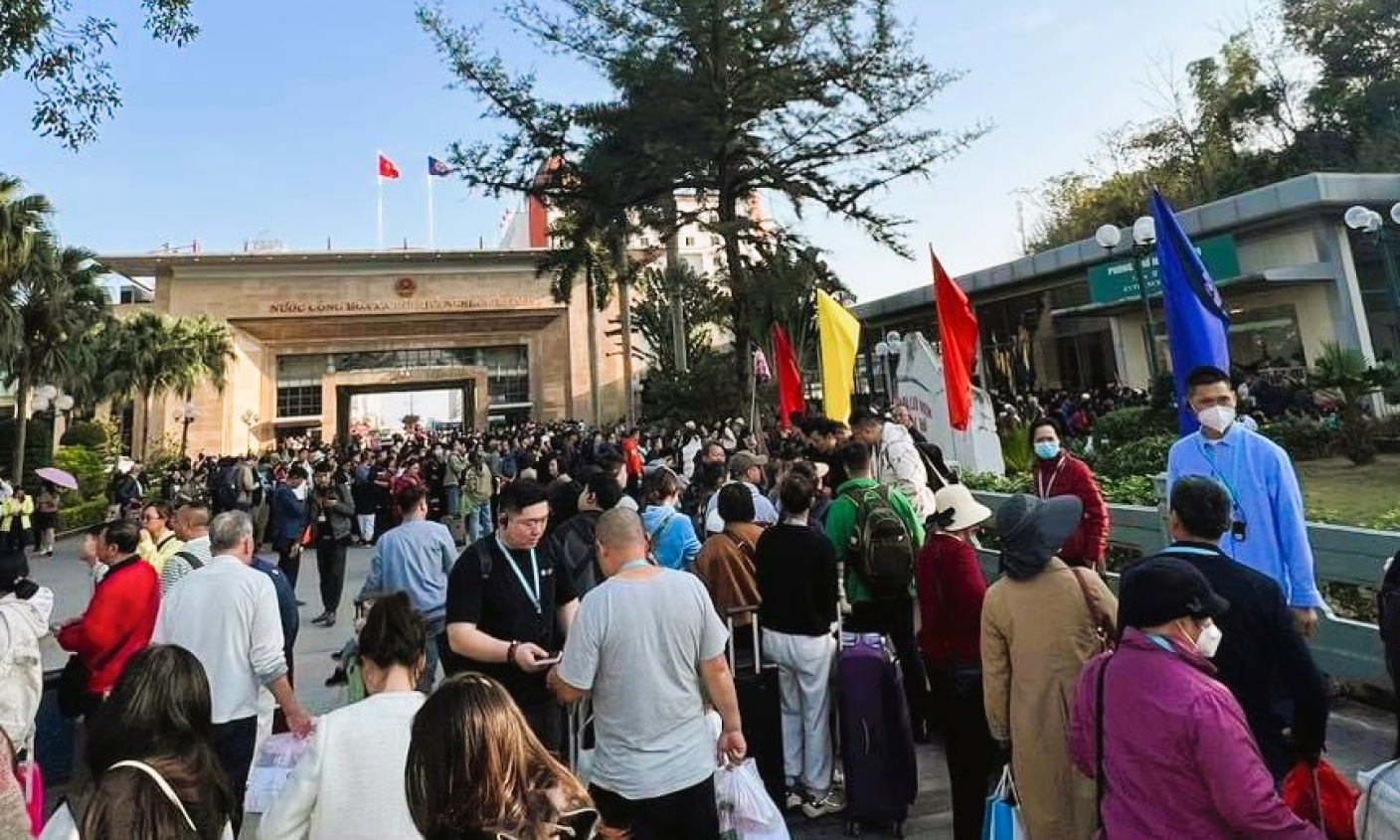 越南 广宁省旅游厅，今年前两个月广宁省接待国内外游客超310万人次。