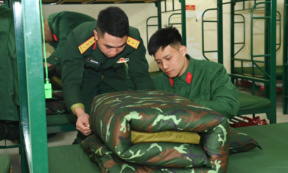 Chiến sĩ mới hòa nhập môi trường quân ngũ  