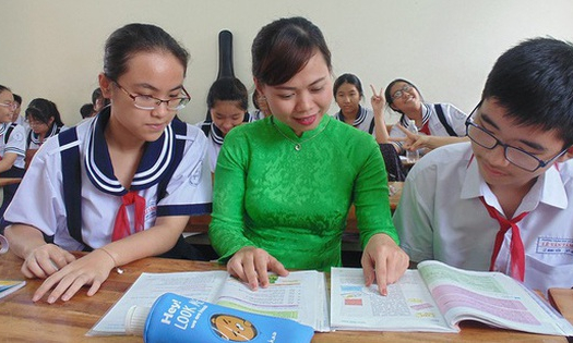 Vừa chuyển hạng vừa nâng lương trước hạn được không?
