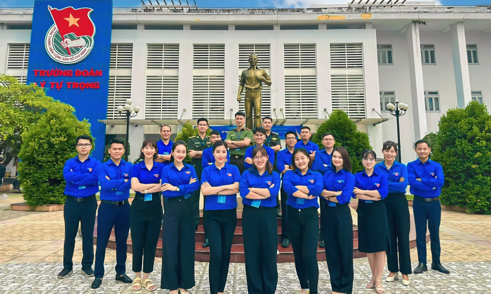 Quảng Ninh có 2 cán bộ Đoàn nhận Giải thưởng Lý Tự Trọng năm 2024