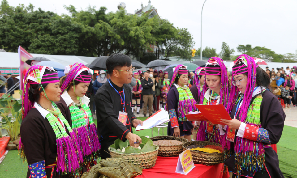 Song Mun festival features the unique cuture of Dao Thanh Y people