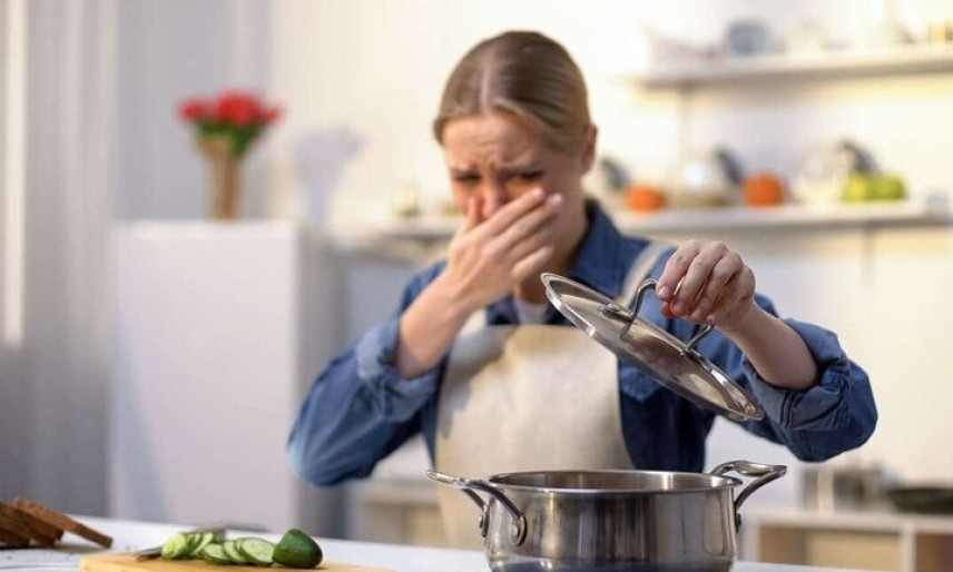 Mẹo khử nhanh mùi thức ăn, mùi hôi trong nhà và bếp