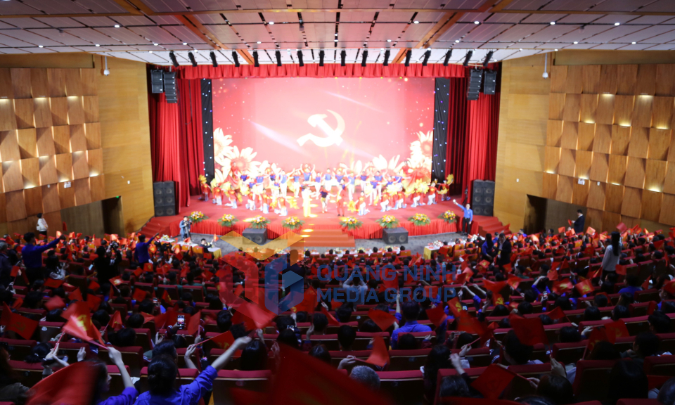 Phát động phong trào Thanh xuân dâng Đảng” và tổ chức chiếu phim “Đào, Phở và Piano”, tháng 3-2024