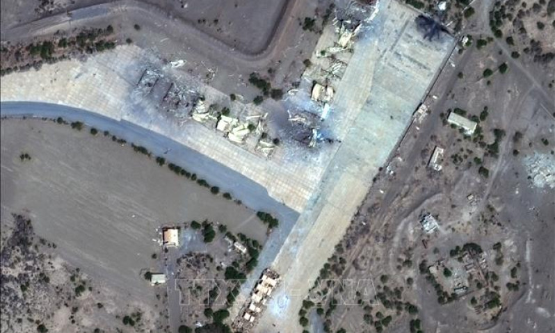Anh cảnh báo các tàu qua Biển Đỏ sau vụ nổ ngoài khơi Yemen