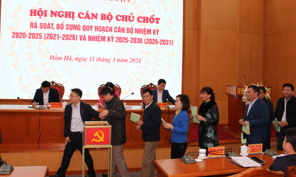 Huyện ủy Đầm Hà rà soát, bổ sung quy hoạch cán bộ