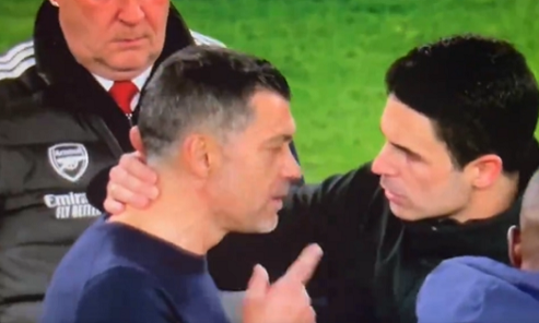 Arteta bị cáo buộc xúc phạm gia đình HLV Porto