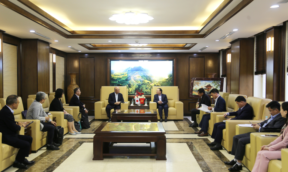 Đồng chí Bí thư Tỉnh ủy tiếp xã giao Cố vấn Liên minh Nghị sĩ hữu nghị Nhật - Việt