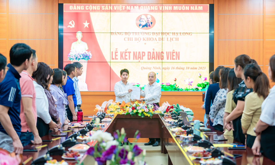 Xây dựng giá trị hình mẫu thanh niên Quảng Ninh thời đại mới