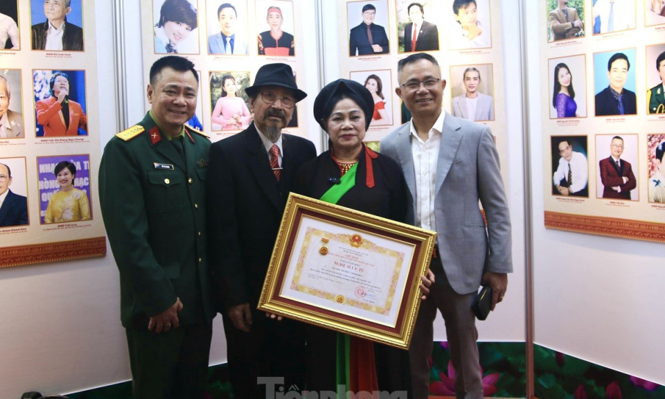 Gia đình đông NSND, NSƯT ở Việt Nam