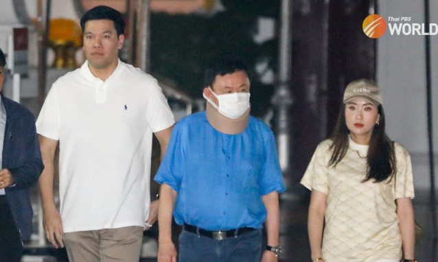 Ông Thaksin lần đầu xuất hiện từ khi tự do
