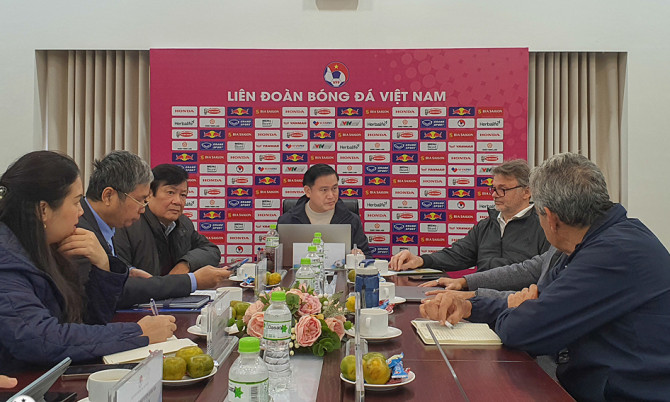 VFF trấn an HLV Troussier trước đại chiến Indonesia