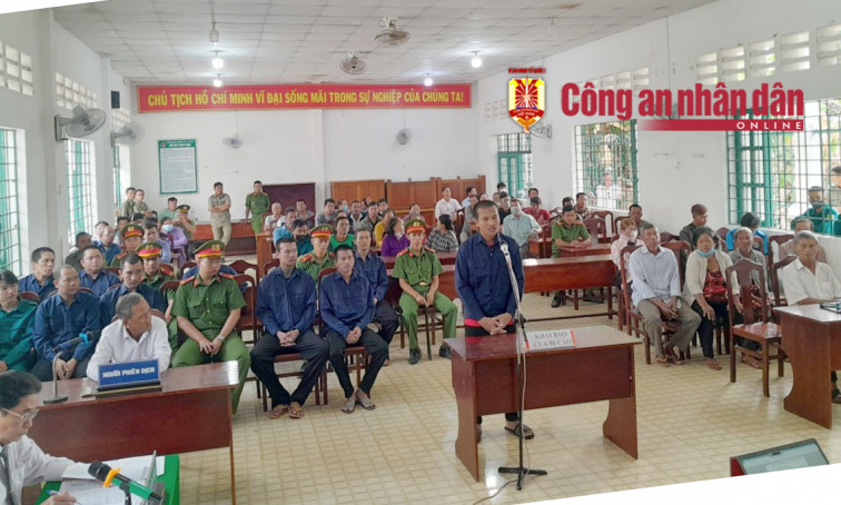 Nhóm tội phạm đòi bảo kê quán nhậu lĩnh trên 30 năm tù