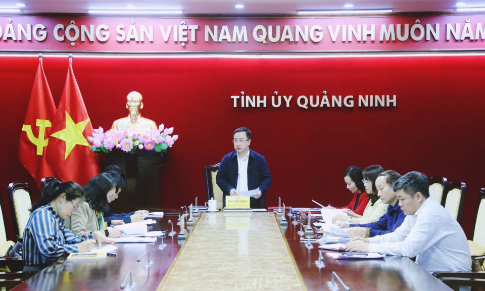 Nghe báo cáo tình hình triển khai mô hình "chi bộ bốn tốt", “đảng bộ cơ sở bốn tốt”
