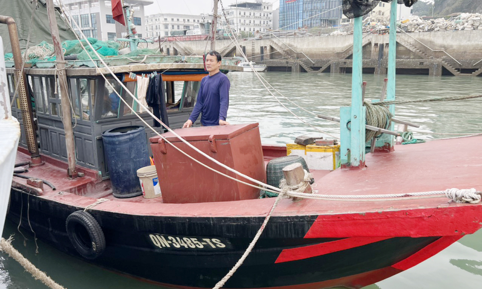 Đồn Biên phòng cửa khẩu cảng Hòn Gai: Tuyên truyền pháp luật cho 500 lượt ngư dân