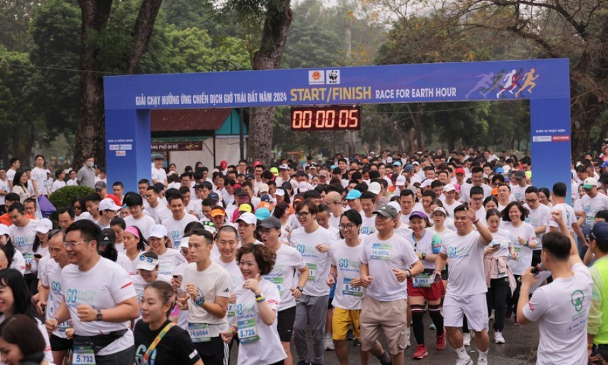 Nearly 1,500 join run in response to Earth Hour campaign
