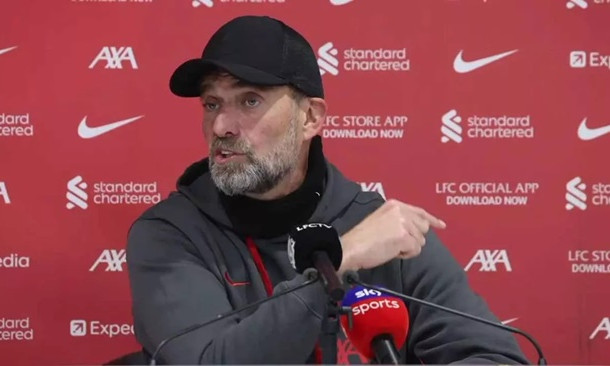 Thua M.U, Klopp báo hung tin cho Liverpool
