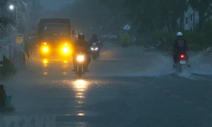 Bắc Bộ nhiều mây, mưa rào và rải rác có dông, trời chuyển rét