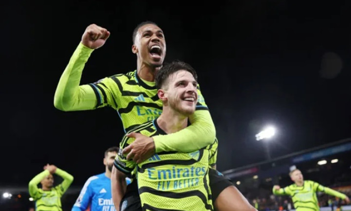 Cú sốc ập tới Arsenal