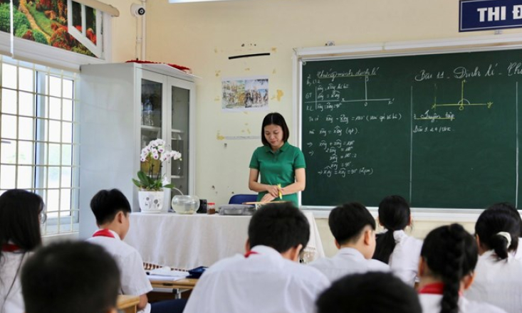 Giáo viên công tác đủ 9 năm bao giờ mới được chuyển hạng tăng lương?