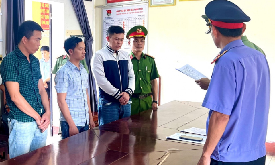 Cấu kết lập doanh nghiệp đưa người sang Hàn Quốc trái phép